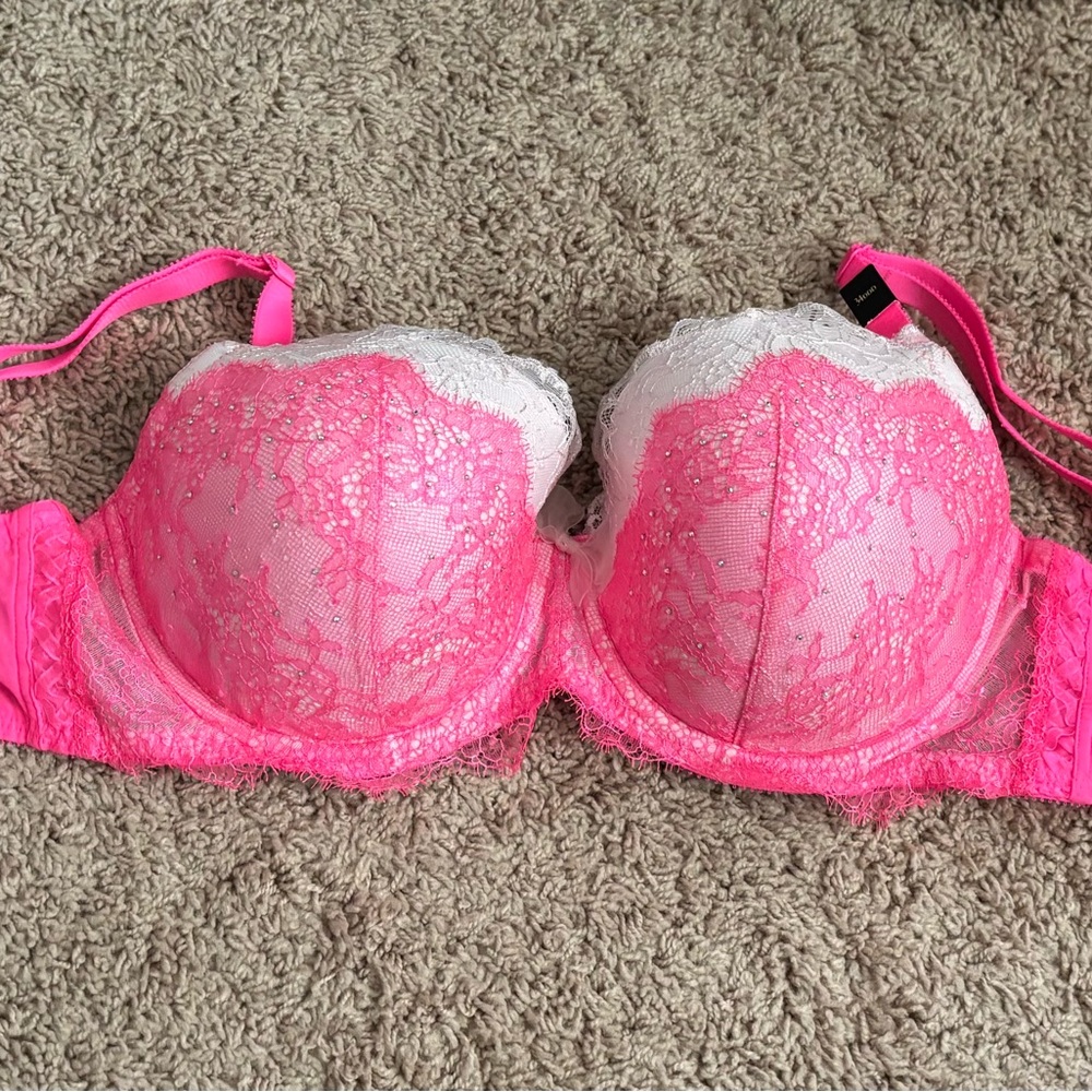 NEW Victoria's Secret Vibrant Pink and White Lace Bra